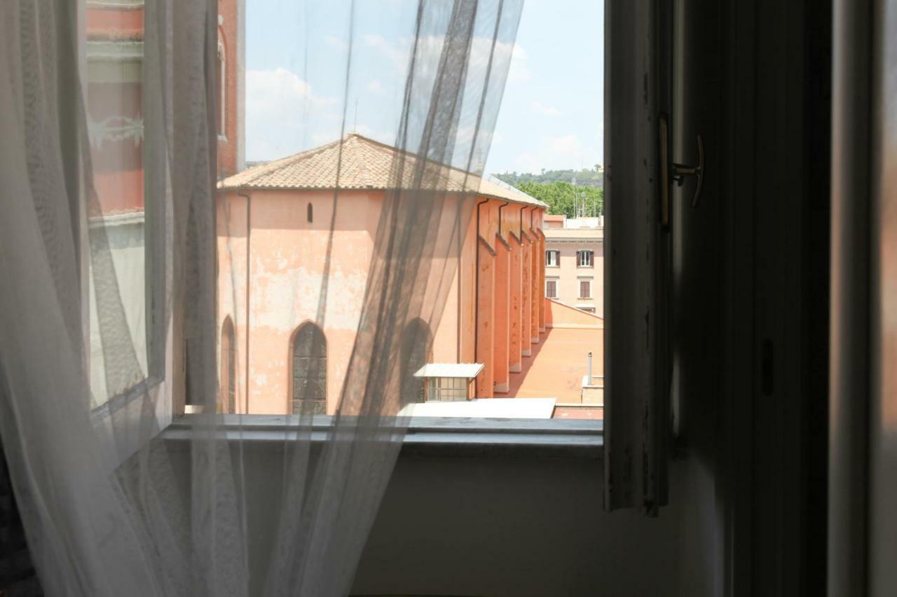 Vatican And Kitchen Hotell